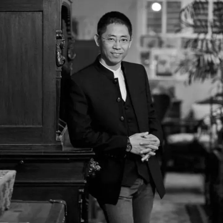 Portrait of Michael Suh